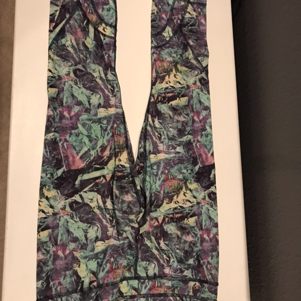 Lulu Lemon Pace Rival Crop